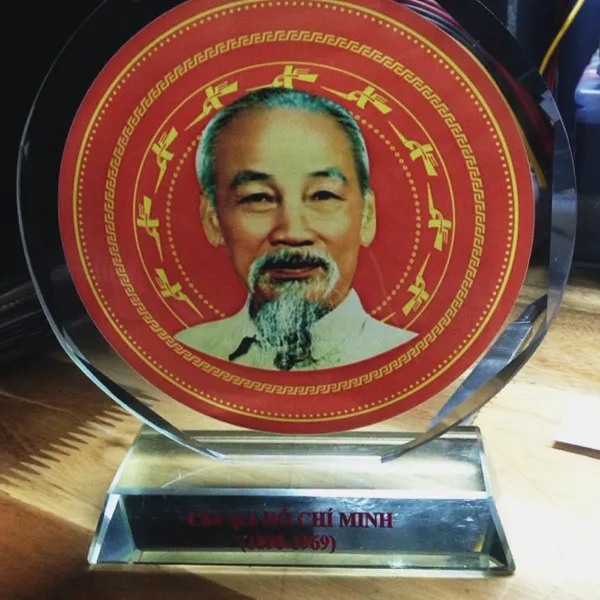 Kỷ niệm chương hình chân dung Bác Hồ - Ho Chi Minh Presedent