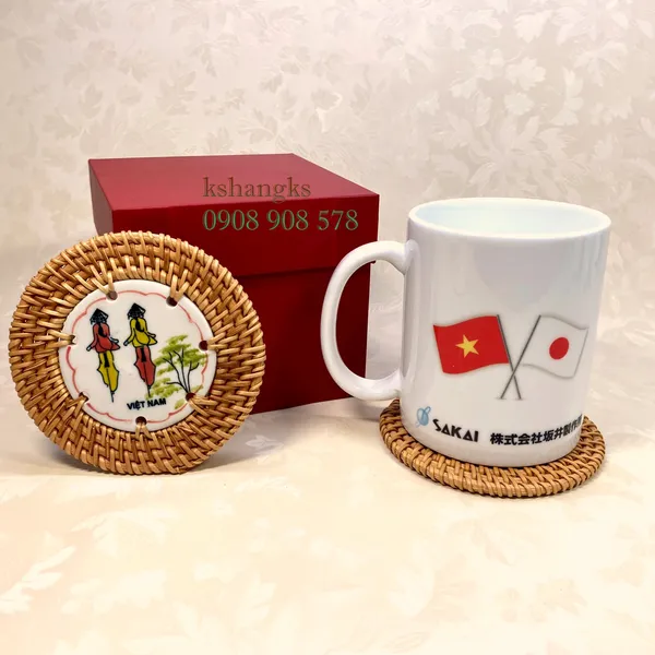 Ly sứ in logo hình riêng