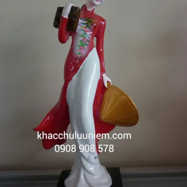 Miss Việt Statue -  Tượng Cô gái Việt