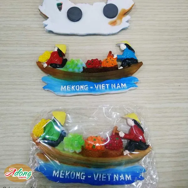 Nam châm poly Mekong chèo thuyền chợ nổi  trang trí tủ lạnh - hình ảnh lưu niệm Việt Nam