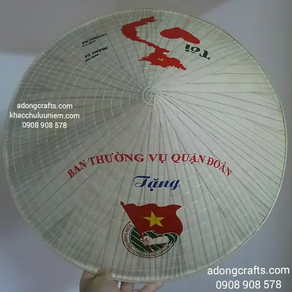 Nón lá in huy hiệu đoàn và tôi yêu Việt Nam