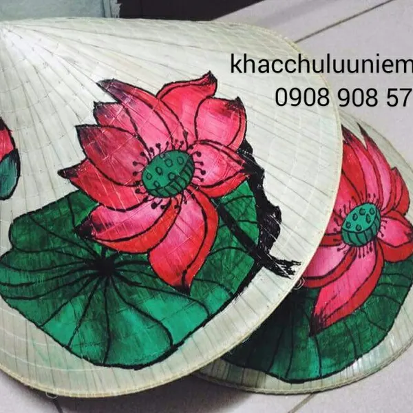 NÓN LÁ THÊU HÌNH HOA SEN