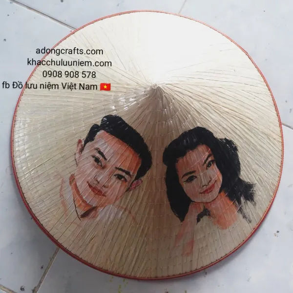 Nón lá vẽ hình chân dung theo yêu cầu