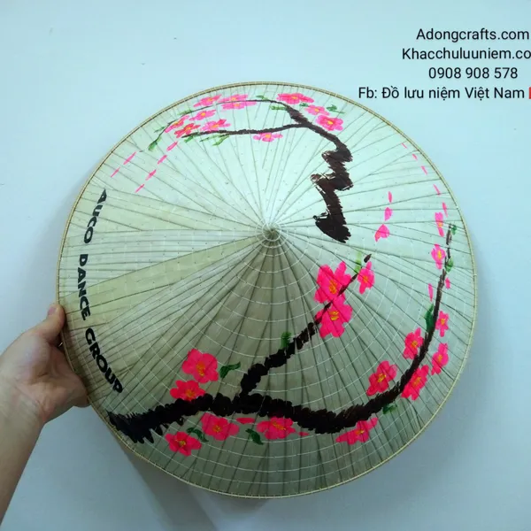 Nón lá vẽ hoa đào hoa mai mừng mùa xuân