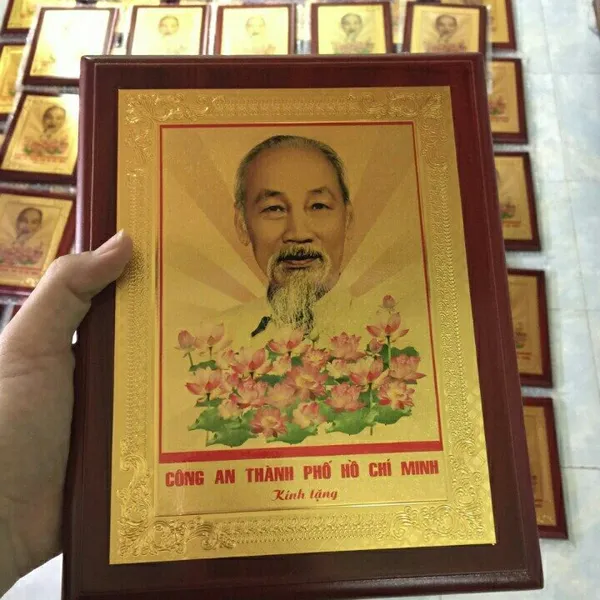 Quà tặng kỷ niệm chương Bác Hồ
