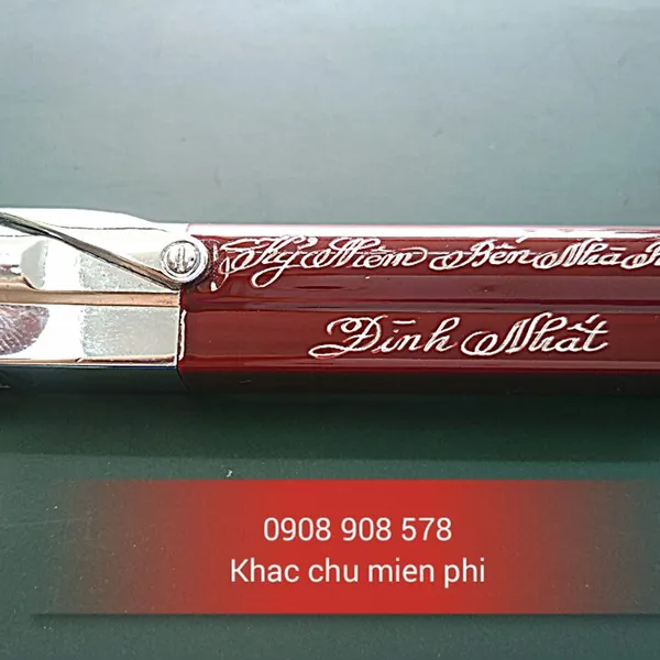 Khắc chữ lên quẹt