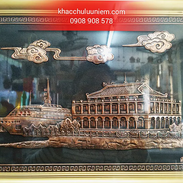 Tranh Bến Nhà Rồng mạ đồng.