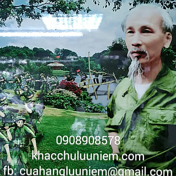 Tranh Bác Hồ và chiến sĩ chiến dịch Biên Giới
