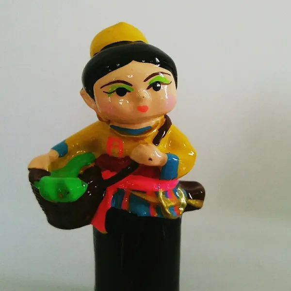 Tượng Búp bê cô gái Thái