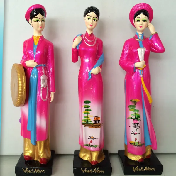 Tượng Cô gái Ba miền Bắc - Trung - Nam  ( Việt Nam )