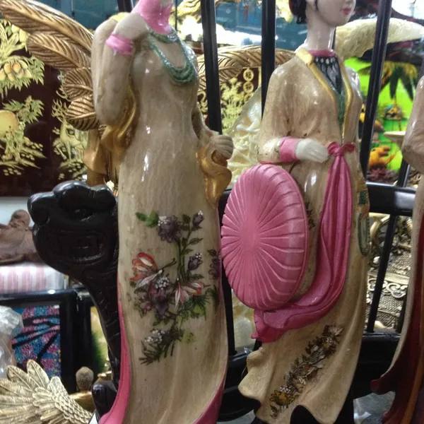 Tượng Cô gái Ba miền Bắc - Trung - Nam  ( Việt Nam )