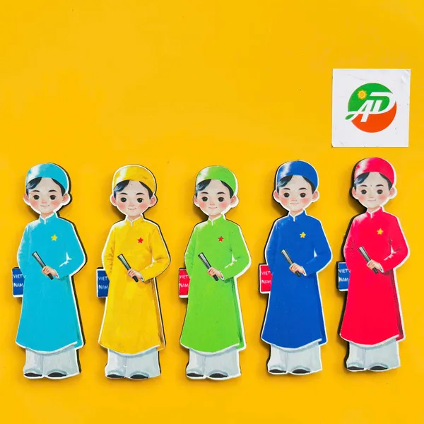 Hít Gỗ Cô Gái Áo Bà Ba, Cô Gái Áo Dài, Nam Áo Dài