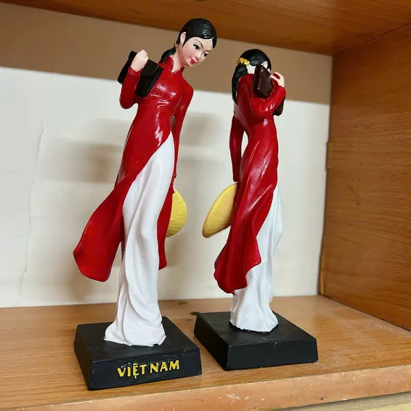 Miss Việt Nam - Tượng Nữ Sinh Áo Dài Việt Nam
