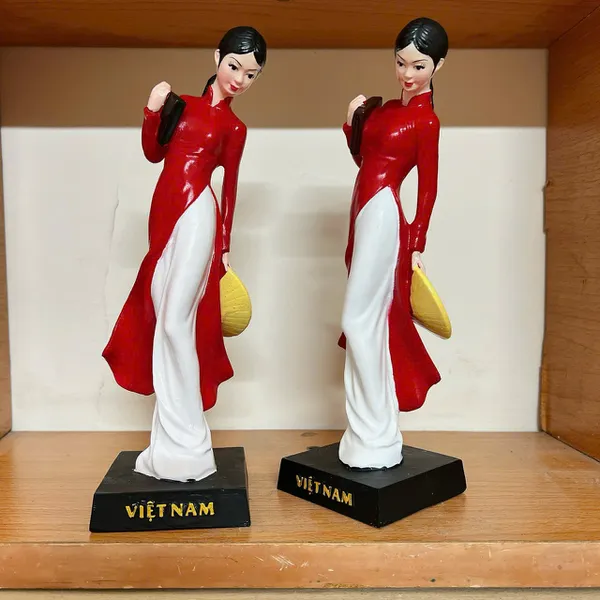 Miss Việt Nam - Tượng Nữ Sinh Áo Dài Việt Nam