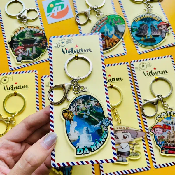 Móc Khóa Dẻo Địa Danh Việt Nam - Lưu Giữ Ký Ức, Gắn Kết Yêu Thương