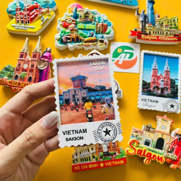 Magnet Poly Sài Gòn