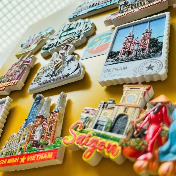 Magnet Poly Sài Gòn