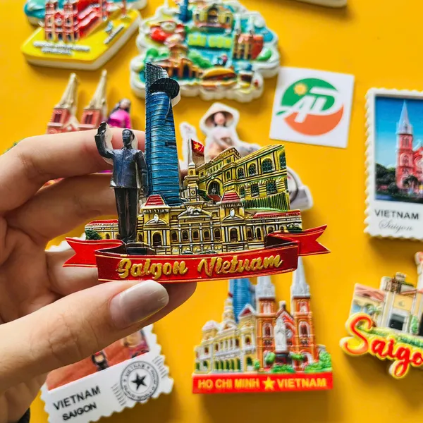 Magnet Poly Sài Gòn