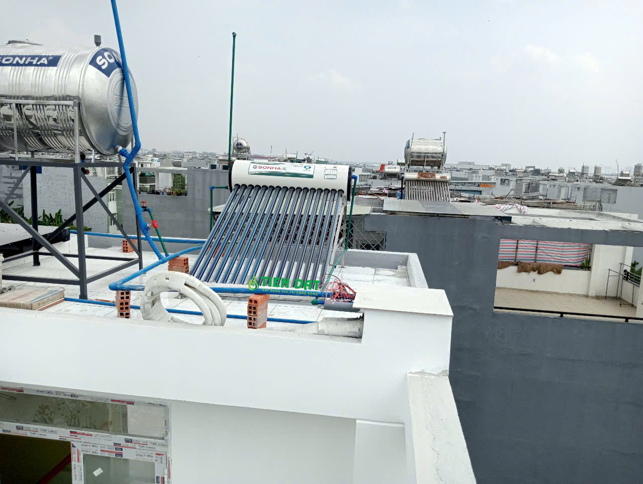 Máy nước nóng năng lượng mặt trời Sơn Hà ECO 180L F58 Máy nước nóng năng lượng mặt trời Sơn Hà ECO 180L F58