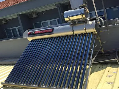 Máy nước nóng năng lượng mặt trời bị chảy nước nguyên nhân và cách khắc phục