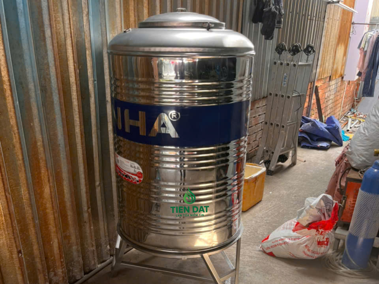 Bồn nước Sơn Hà đứng: Thiết kế gọn, sức chứa lớn – Ưu tiên số 1 tại Nhuận Đức Bồn nước Sơn Hà đứng: Thiết kế gọn, sức chứa lớn – Ưu tiên số 1 tại Nhuận Đức