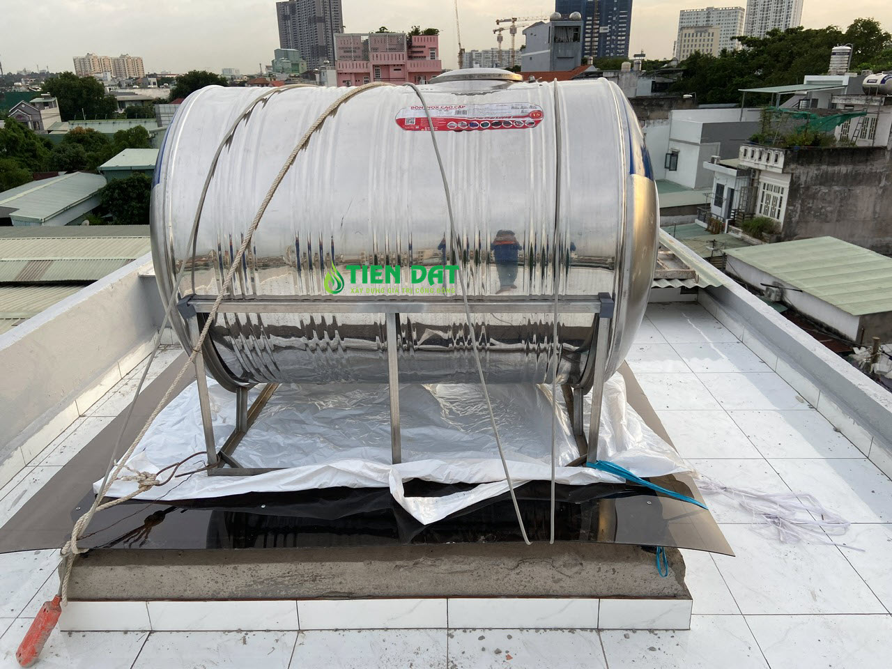 Giá téc nước Sơn Hà 2000L Giá téc nước Sơn Hà 2000L