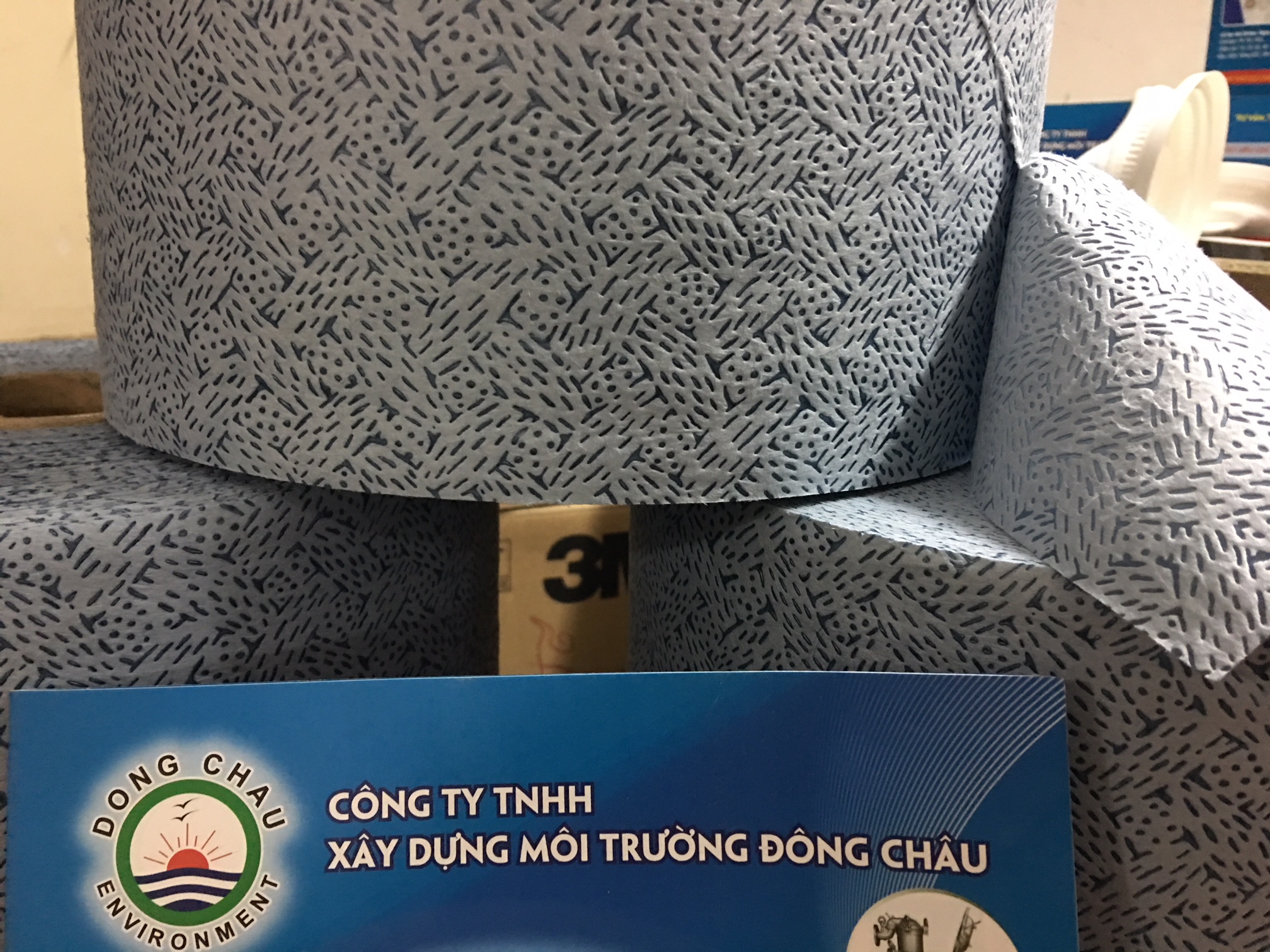 Cuộn giấy lau dầu Kimtech màu xanh 33241