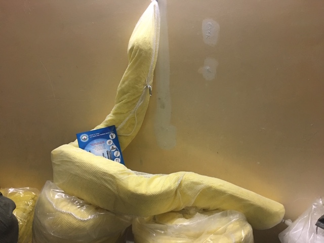 Phao Hoa Chất Dùng Quây Và Thấm Hút Hóa Chất Đổ Tràn