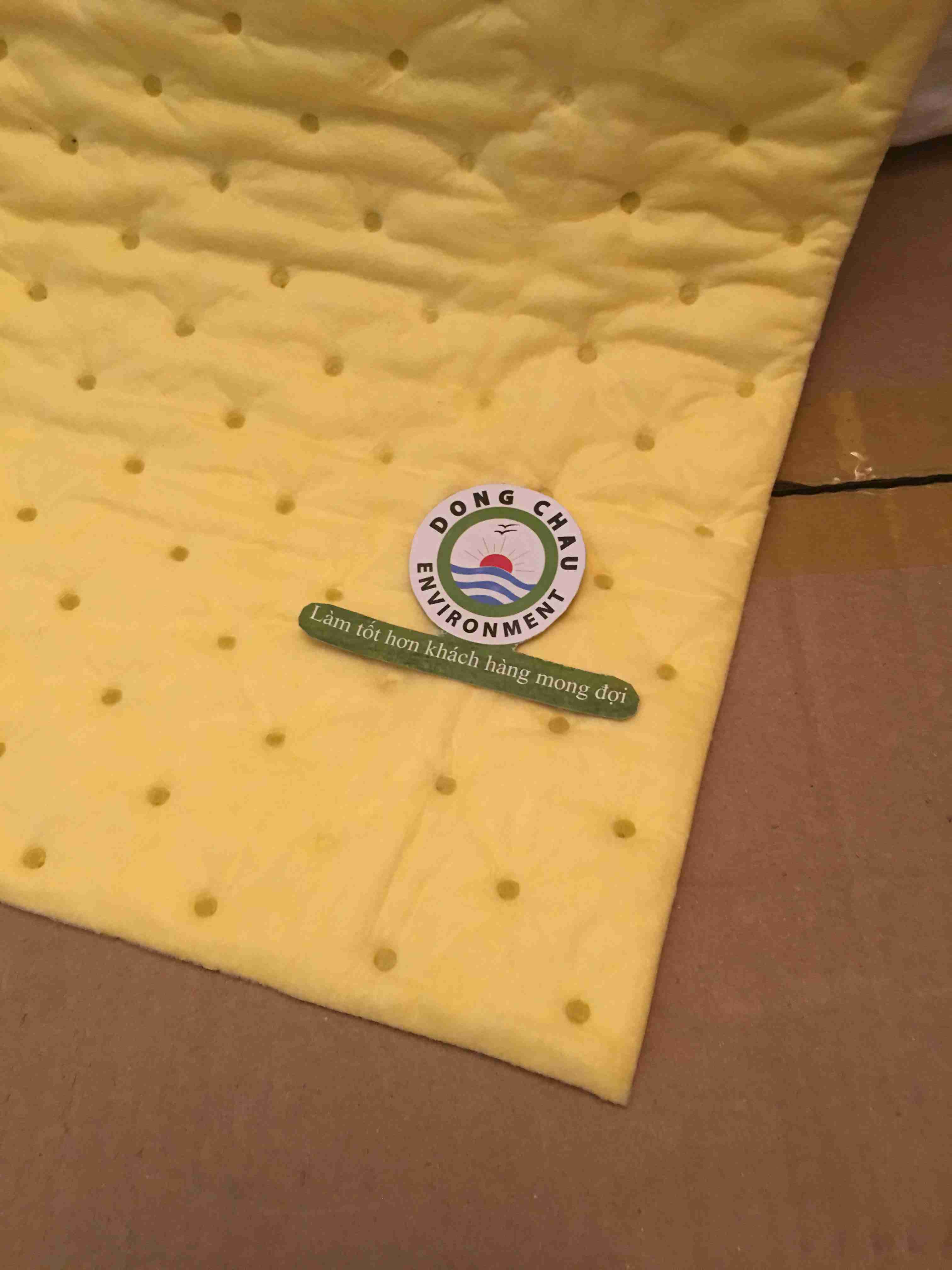 Tấm thấm hóa chất tràn màu vàng