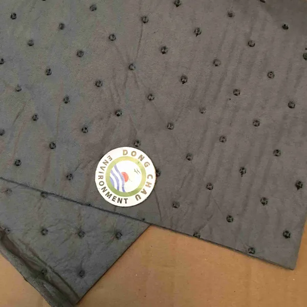 Tấm thấm dầu tràn & hóa chất màu xám