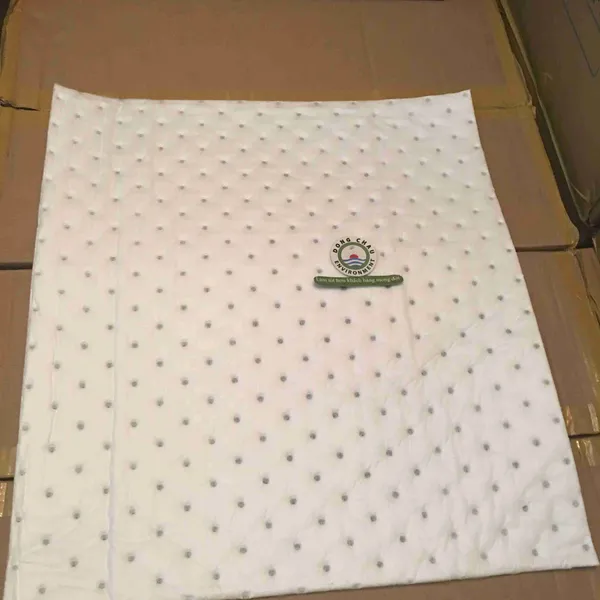 Tấm thấm dầu màu trắng