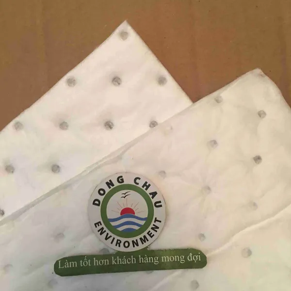 Tấm thấm dầu màu trắng