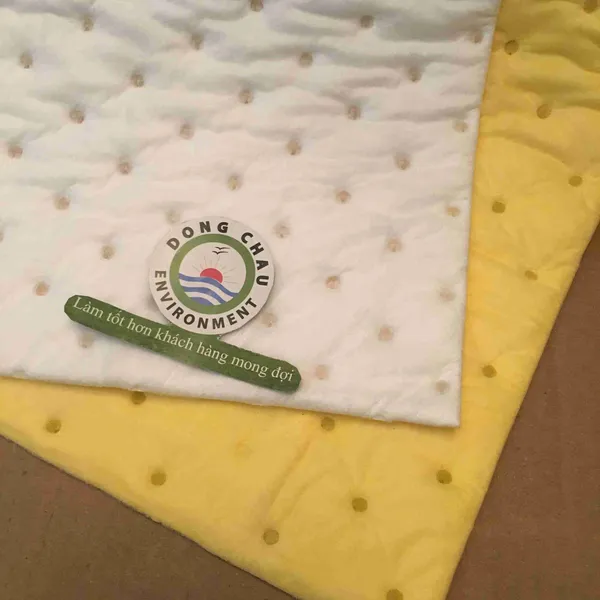 Tấm thấm dầu màu trắng