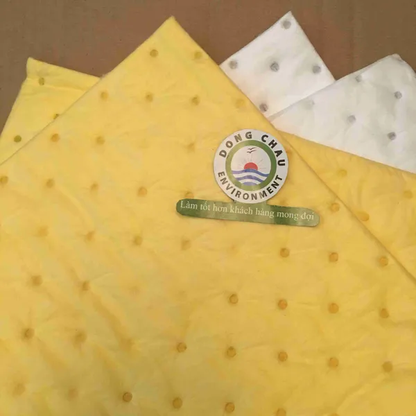 Tấm thấm hóa chất tràn màu vàng