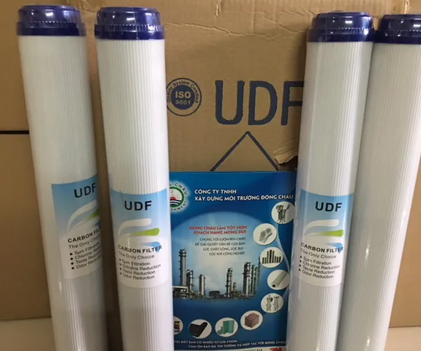 Lõi Than Hoạt Tính UDF Dạng Hạt Vỏ Nhựa 20 Inch