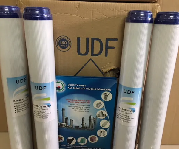 Lõi Than Hoạt Tính UDF Dạng Hạt Vỏ Nhựa 20 Inch