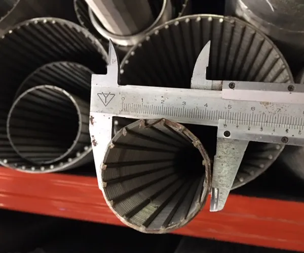 Ống Lọc Khe Đường Kính 49mm OD49 X 1000 X Slot 2mm
