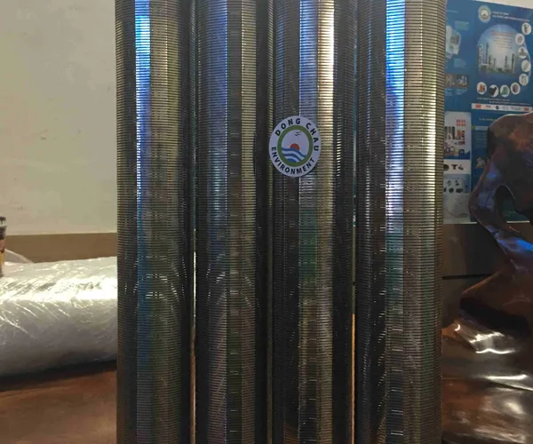 Ống Lọc Khe 0.1mm Một Đầu Kín Một Đầu Ren Trong