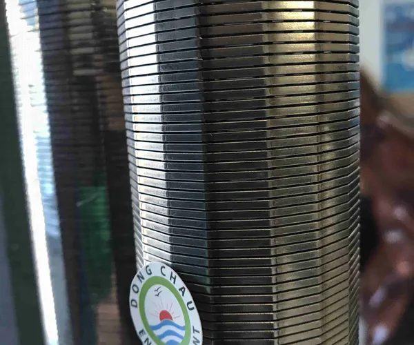 Ống Lọc Khe Inox Đường Kính 90mm Khe 0.3mm Dài 1m DOE