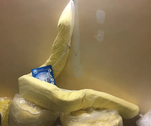 Phao Hoa Chất Dùng Quây & Thấm Hút Hóa Chất Đổ Tràn