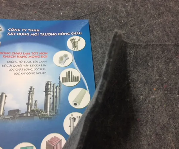 Tấm thấm hút dầu lẫn trong nước thải