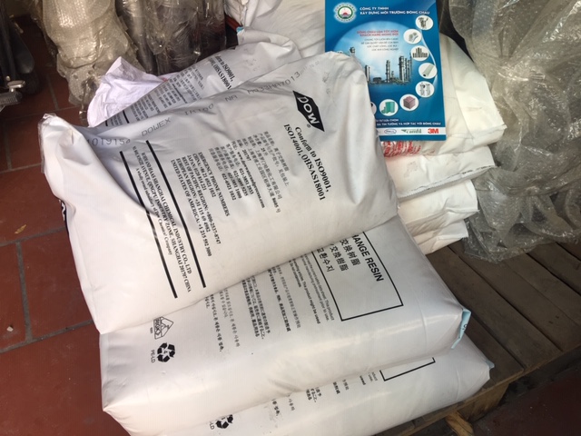 Hạt Cation Dowex Trao Đổi Ion Dương Màm Mềm Nước Cứng IR100Na