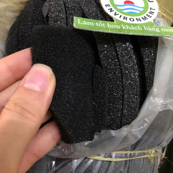 Xốp Đen Lọc Bụi Không Than 10mm Lỗ Vừa