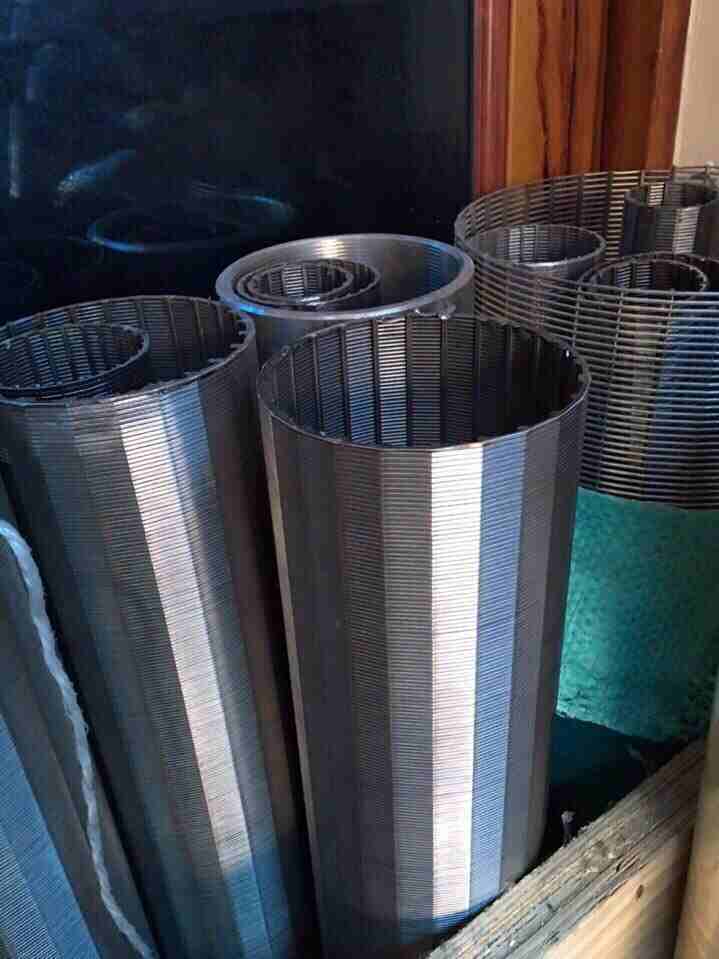 Ống Lọc Khe Inox Đường Kính 114mm Khe 0.3mm Dài 1m DOE