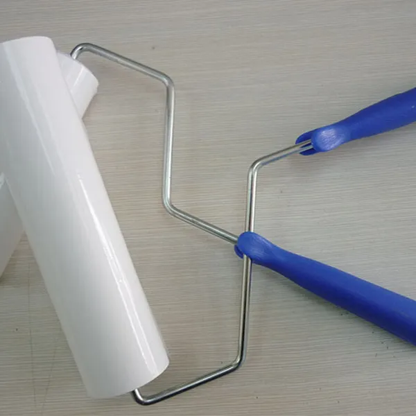 Con lăn dính bụi quần áo