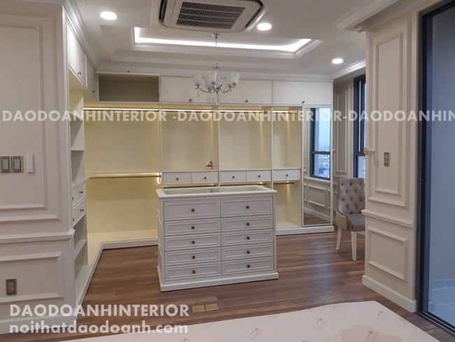 Tủ quần áo tân cổ điển với chất liệu MDF chống ẩm phối hợp chỉ gỗ Tủ quần áo tân cổ điển với chất liệu MDF chống ẩm phối hợp chỉ gỗ