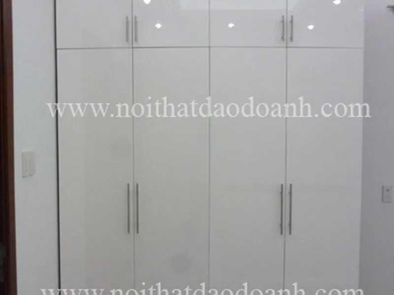 Tủ áo cánh cửa Acrylic TADD06