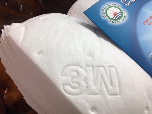 Tấm thấm hút dầu tràn 3M USA