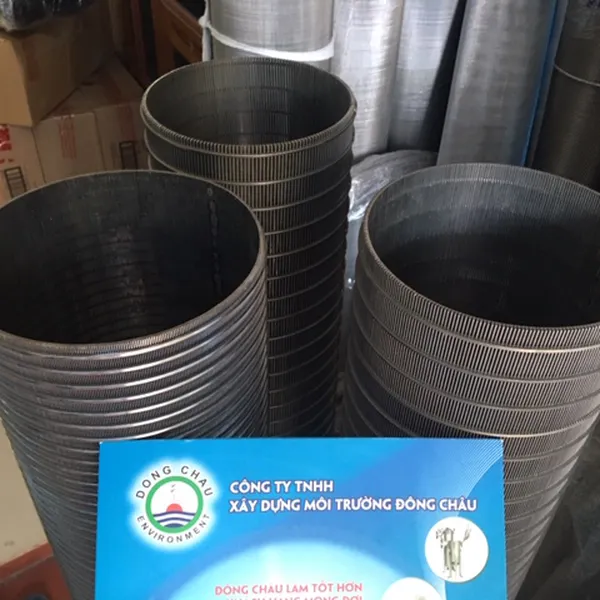 Hướng từ trong ra ngoài ống lọc khe lọc cặn