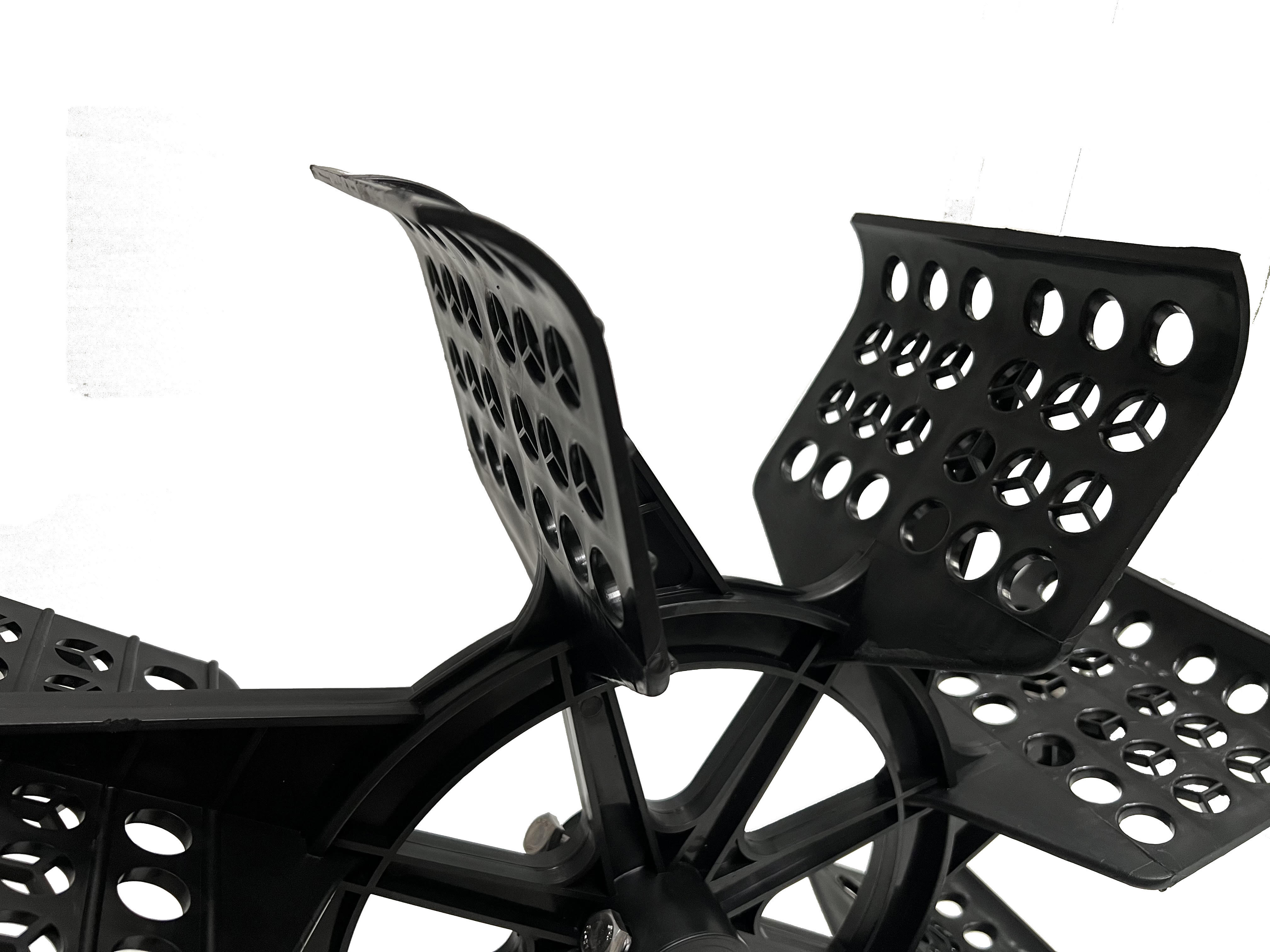 Quạt lá đúc đen CN Thái Quạt lá đúc đen CN Thái